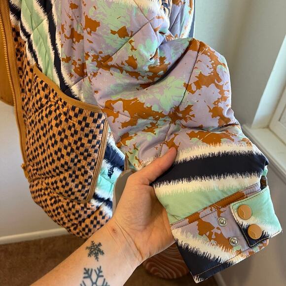 Free People Pria Packable Printed Hooded Zip Up Puffer Jacket Size XL - Picture 8 of 15